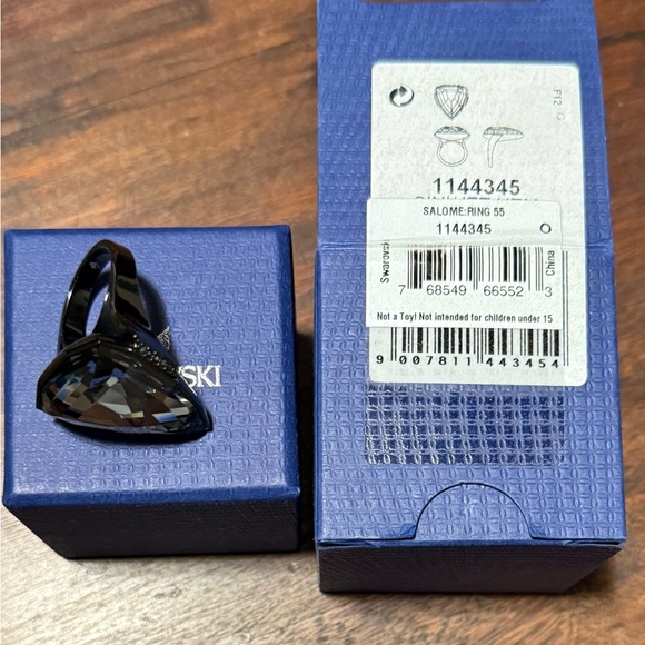 Swarovski Black and Silver Crystal Ring - Picture 6 of 6